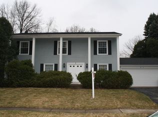 305 Circle Dr, Algonquin, IL 60102