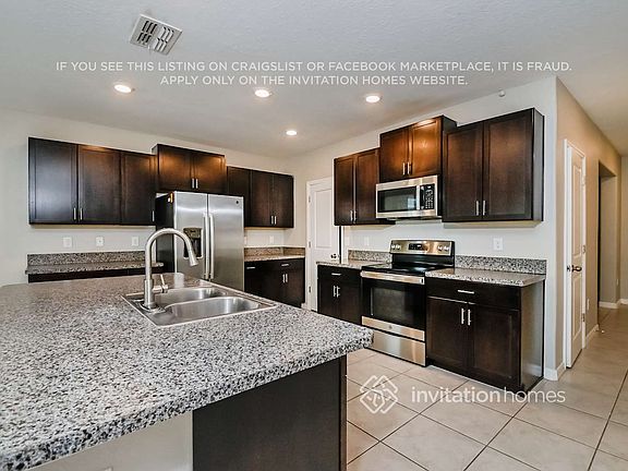 5th image of 1565 Blue Rose Dr