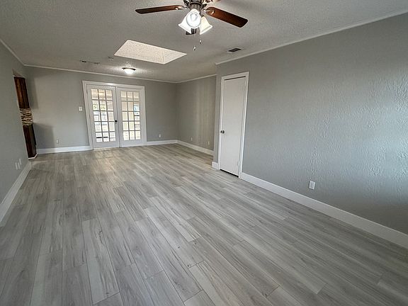 4th image of 501 Sunset Dr