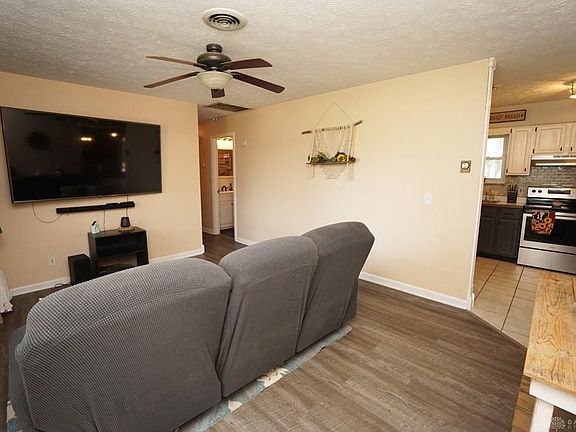 5th image of 2870 Gateway Dr