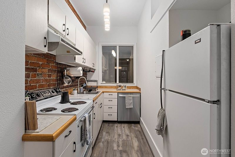 4th image of 312 1st Avenue S #3