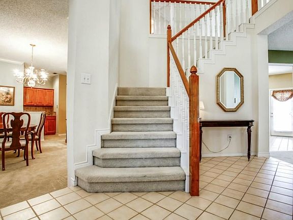2nd image of 3206 Greenglen Dr