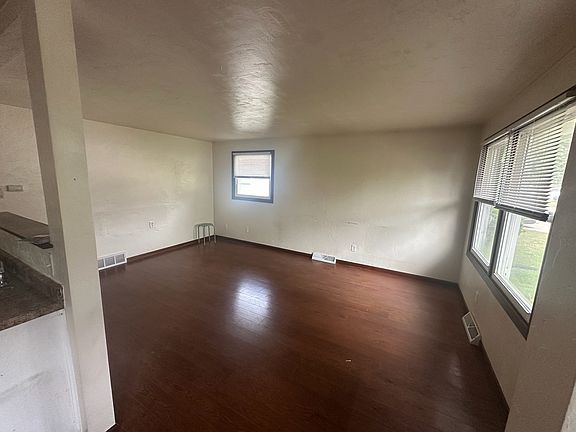 5th image of 413 Tampa Way