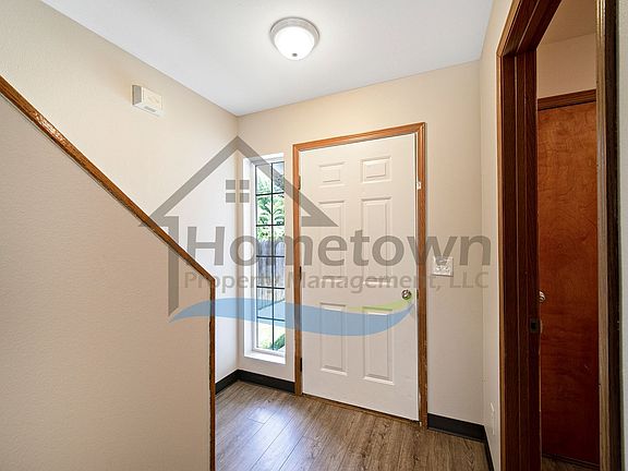 5th image of 1018 W Mill Ave APT A