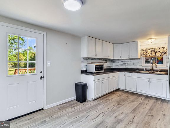 3rd image of 529 Taylors Beach Rd