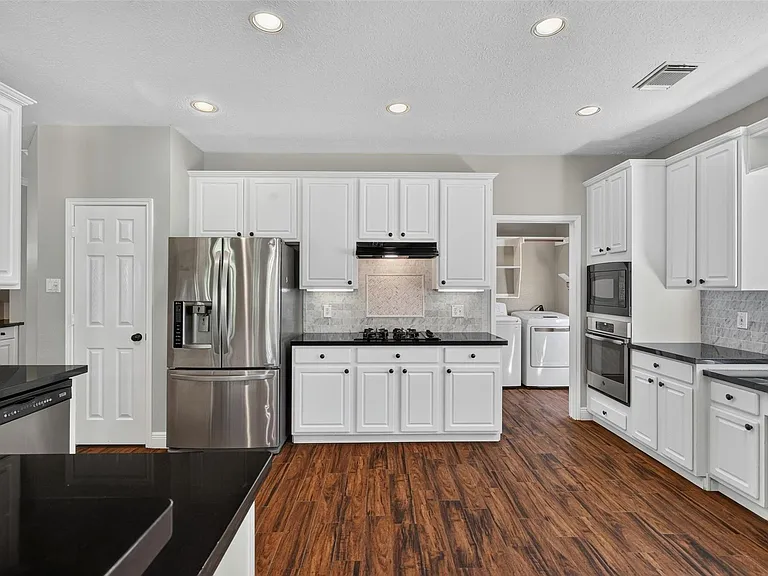 108 Oak Creek Ln — Photo 25
