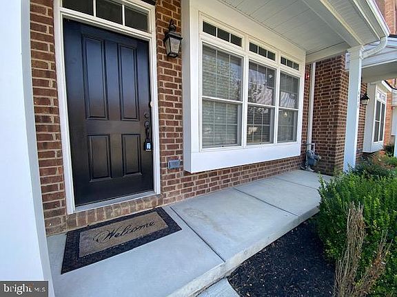 3rd image of 624 D St #624