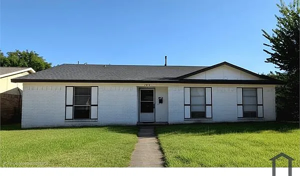 5 bed, 1434 sqft, $2,350 — Photo 2