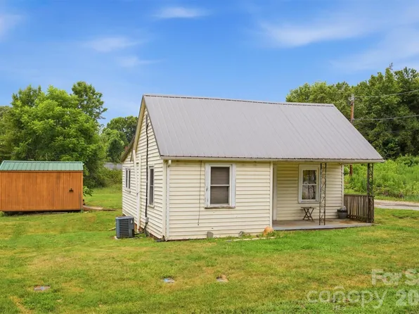 43 N Highland Ave, Granite Falls, NC 28630