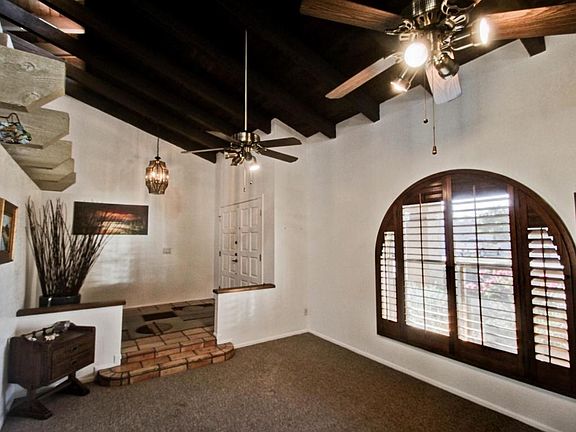 4th image of 4034 W Voltaire Ave