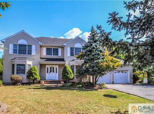 18 Allison Ct, Edison, NJ 08820