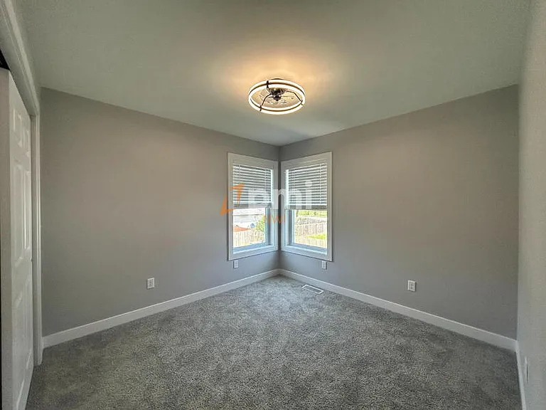 5212 Torrence Ave — Photo 14