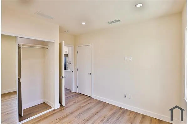 Building Photo - 619 W 30th St