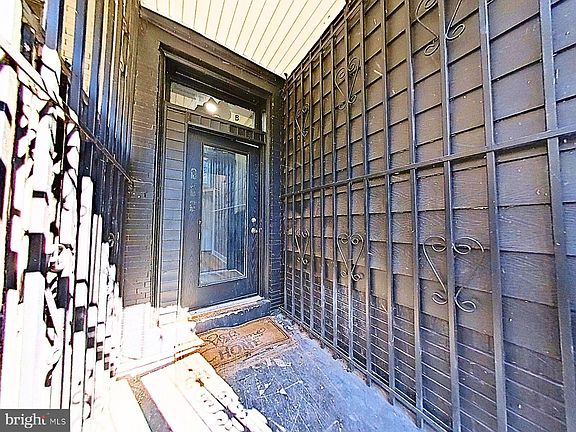 3rd image of 5331 Wayne Ave