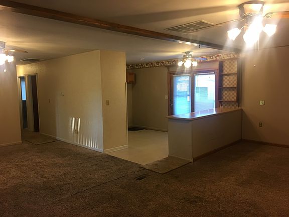 3rd image of 1022 Frontier Dr