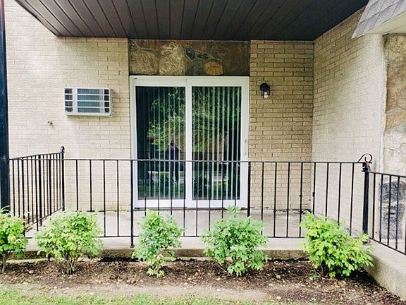 2nd image of 197 Flintridge Dr APT 3