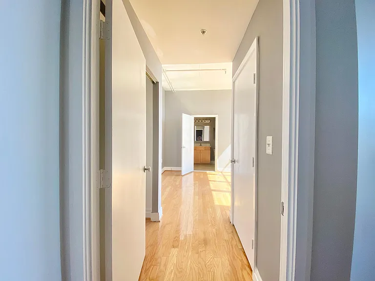 2020 12th St NW #611 — Photo 25