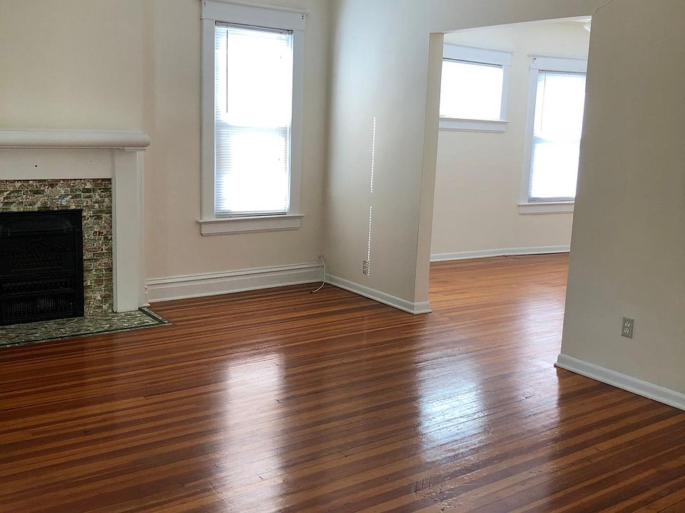 2nd image of 3942 Roanoke Rd