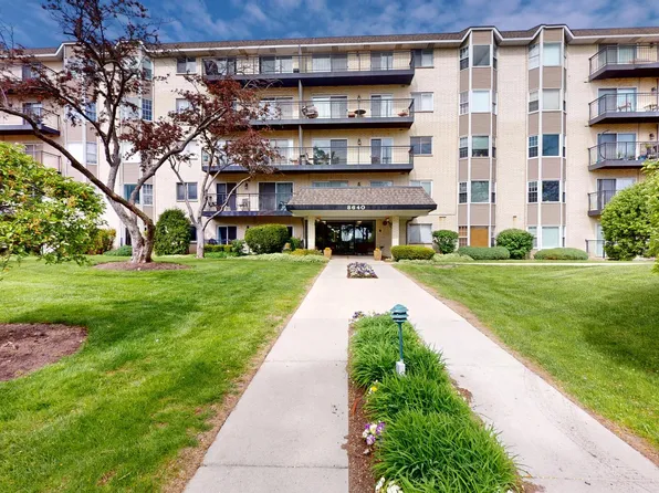 8640 Waukegan Rd Unit 227, Morton Grove, IL 60053
