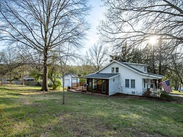 11813 & 11815 E Scarritt Ave, Independence, MO 64054