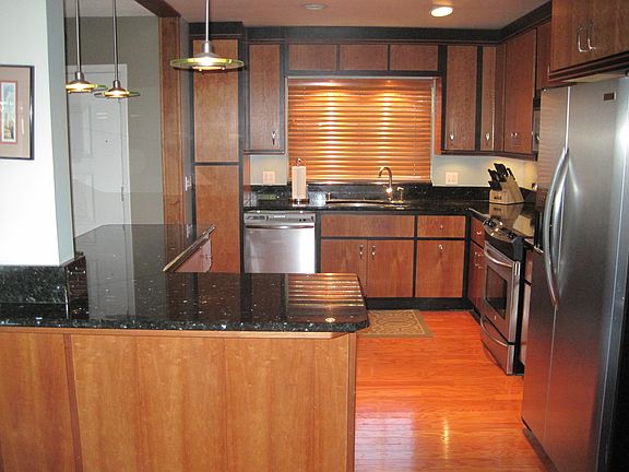 Kitchen w/ granite counterto