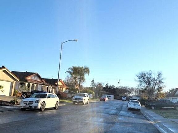 5th image of 733 La Mesa Ct