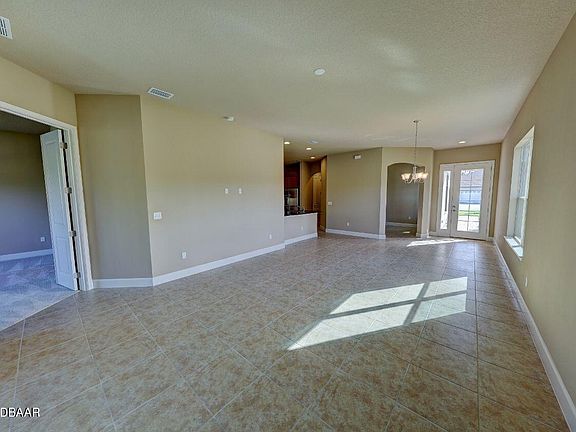 3rd image of 813 Aldenham Ln