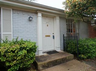 977 Roaring Springs Rd, Fort Worth, TX 76114