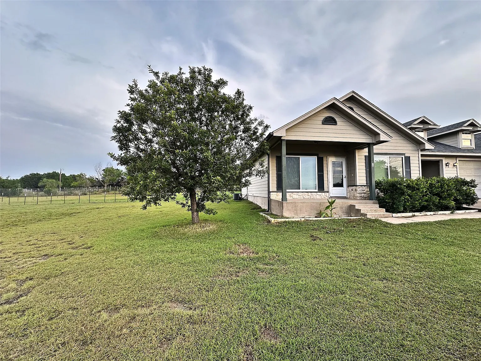 2 bed, 2.0 bath, 1006 sqft, $1,500 — Photo 1