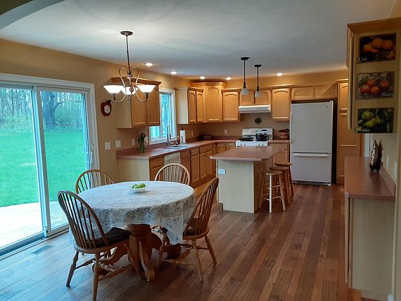 3rd image of 9113 Richland Woods Dr
