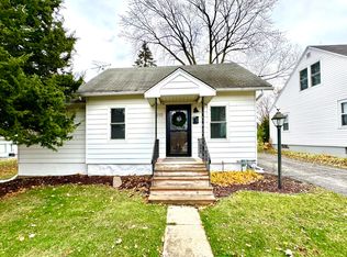 210 N Hadsall St, Genoa, IL 60135