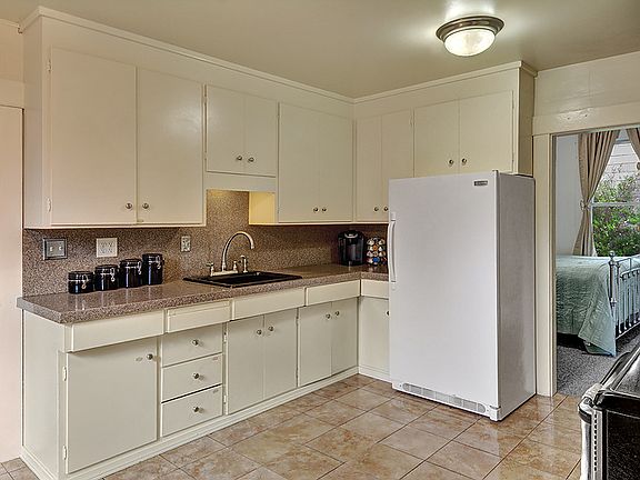 5th image of 7323 Seward Park Ave S