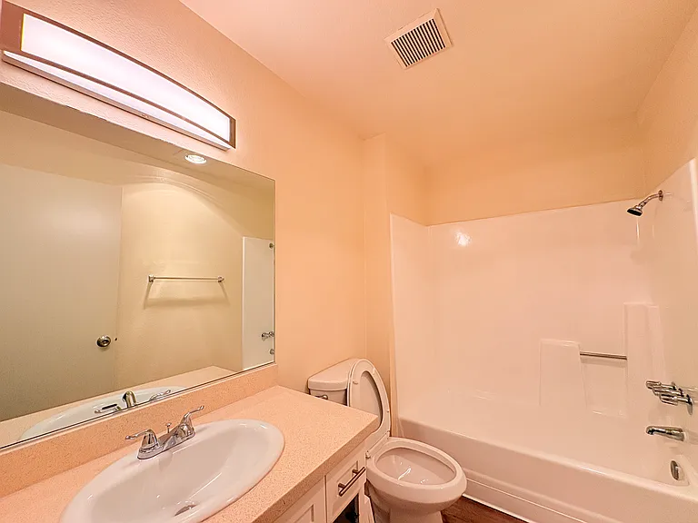 1049 Winchester Ave — Photo 7