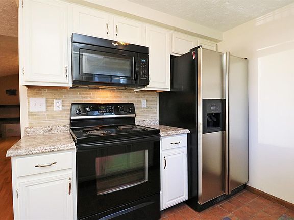 3rd image of 308 Sandwood Pl