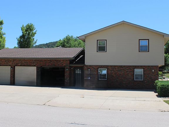 2nd image of 2624 Raymond Dr