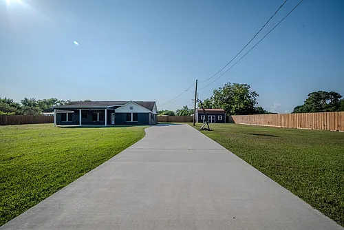 1102 Crosby Dayton Rd Photo 1