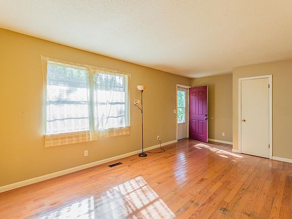 5th image of 7649 Bonnie Dr
