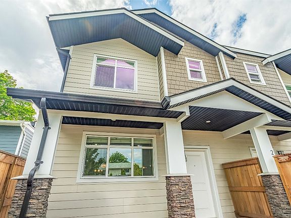 2nd image of 782 Coopland Cres #1