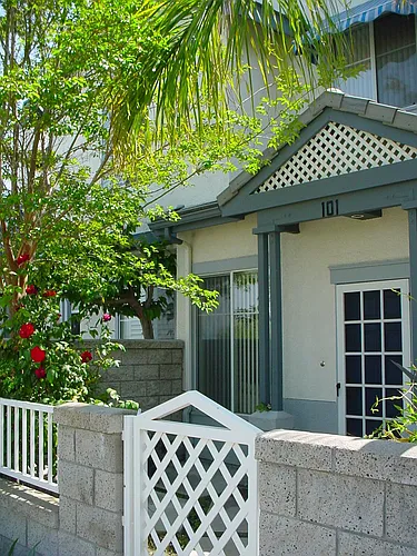 101 Coronado Cay Ln Photo 1