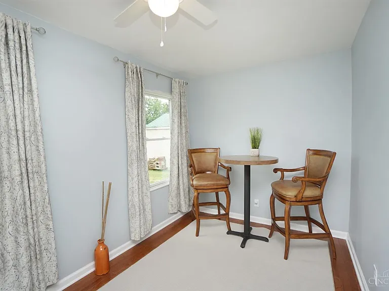 607 E Main St — Photo 10