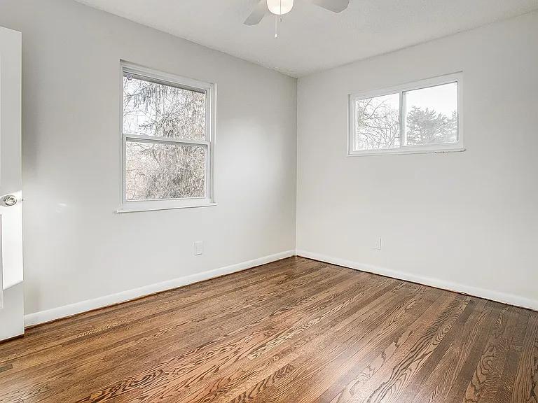 3604 E 61st St — Photo 12