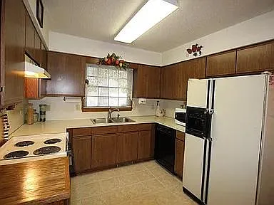 2119 S Ferguson Ave — Photo 2