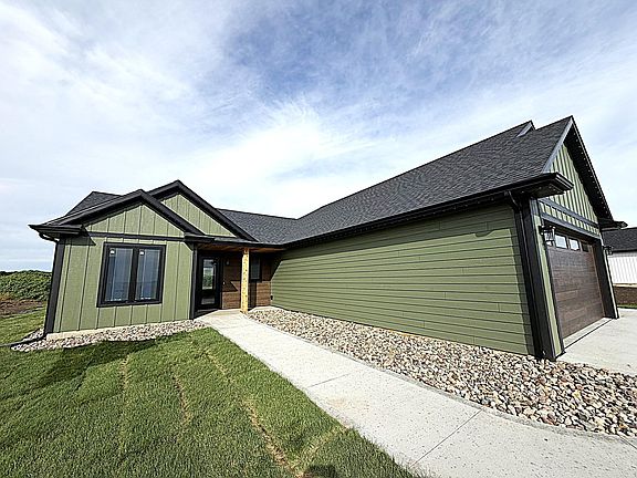 5th image of 145 Rolling Hills Dr