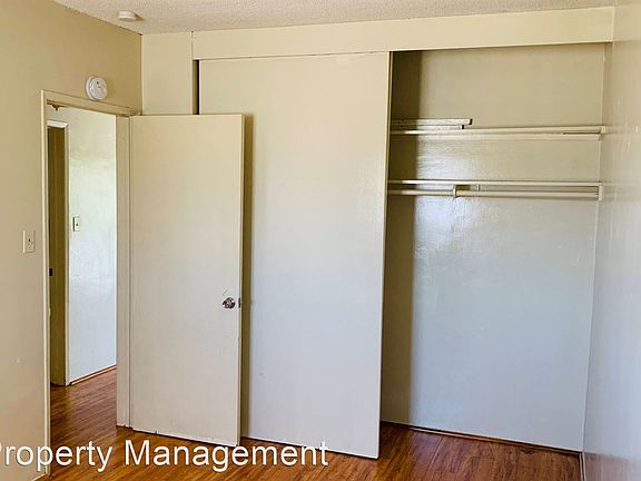 5th image of 9722 Alwood Ave #16