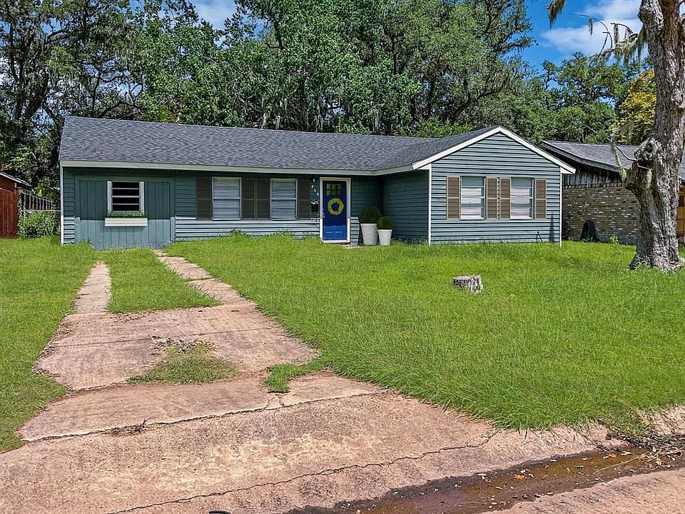 1st image of 468 Huisache St