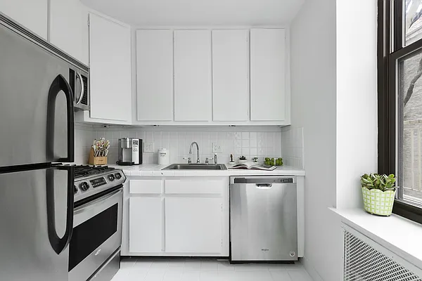 Sold by Compass | media 5