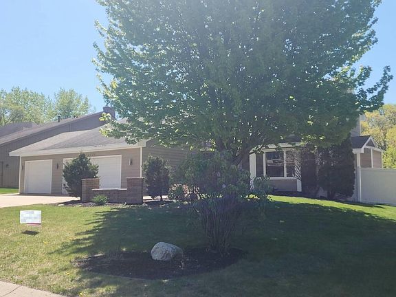 2nd image of 15525 Canyon Rdg