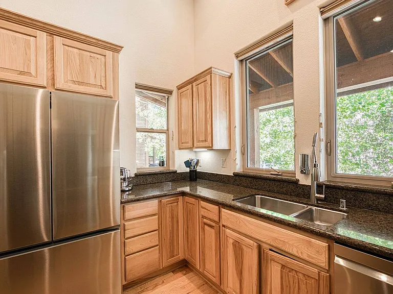 10559 Sara Bear Ln — Photo 12