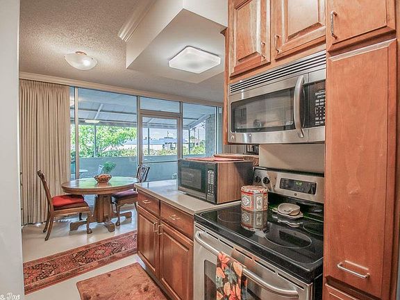 5th image of 700 E 9th St #2-B