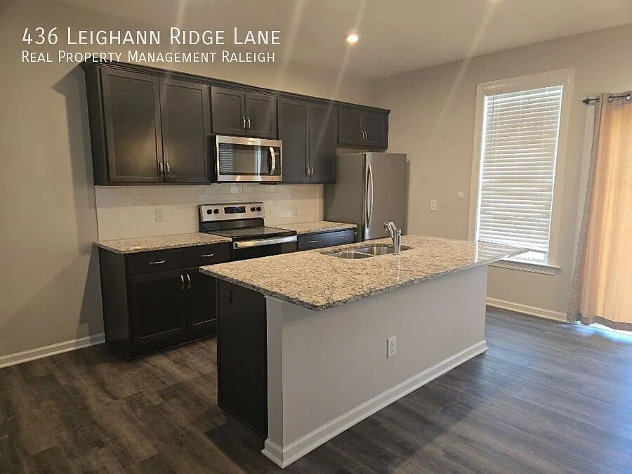2 bed, 2.5 bath, 1500 sqft, $1,695 — Photo 3